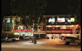 Rumah Ayin Homestay Near Airport